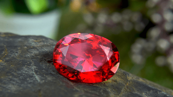 سنگ یاقوت نیناس جم